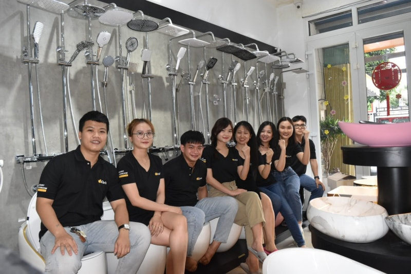 Thiết Bị Vệ Sinh Giá Kho ngoài showroom 220 Tây Thạnh - Tây Thạnh - Tân Phú - TP. HCM, chúng tôi còn bán online thông qua thietbivesinhgiakho.net với mức giá rẻ cạnh tranh tốt nhất.