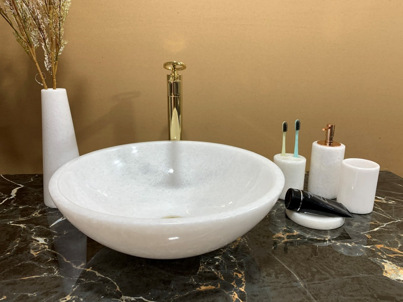 Lavabo đá nhân tạo có rất nhiều kiểu dáng, mẫu mã và kích thước khác nhau nên phù hợp với đa dạng phong cách thiết kế