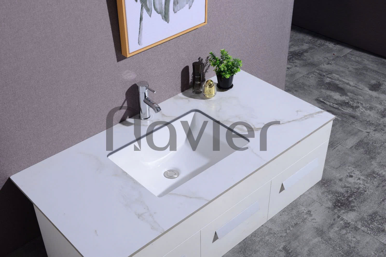 Mẫu lavabo âm bàn Navier NV-420 màu trắng được làm từ sứ chất lượng nên có độ bền cao và dễ dàng vệ sinh. Ngoài ra, các công nghệ xử lý đi kèm giúp hạn chế vi khuẩn bám đọng và bề mặt luôn sáng bóng. 