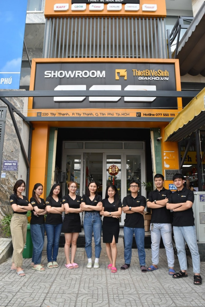 Đội ngũ nhân viên trẻ, nhiệt huyết được đào tạo chuyên sâu, sẵn sàng hỗ trợ Quý khách hàng tìm được sản phẩm lavabo trẻ em phù hợp với em bé của mình.