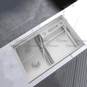 Chậu Rửa Bát Inox 304 Nano Đen 1 Hộc Vắt Dao Có Gờ Tầng Navier NV-8245NGD